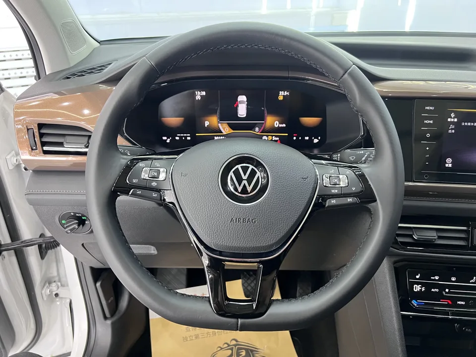 Volkswagen Tharu tuyue 2022 280TSI 2WD Deluxe Edition 2022 — миниатюра 5