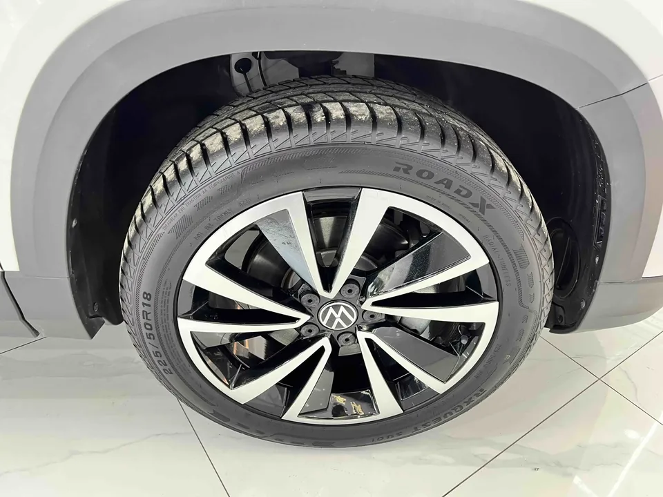 Volkswagen Tharu tuyue 2022 280TSI 2WD Deluxe Edition 2023 — thumbnail 3