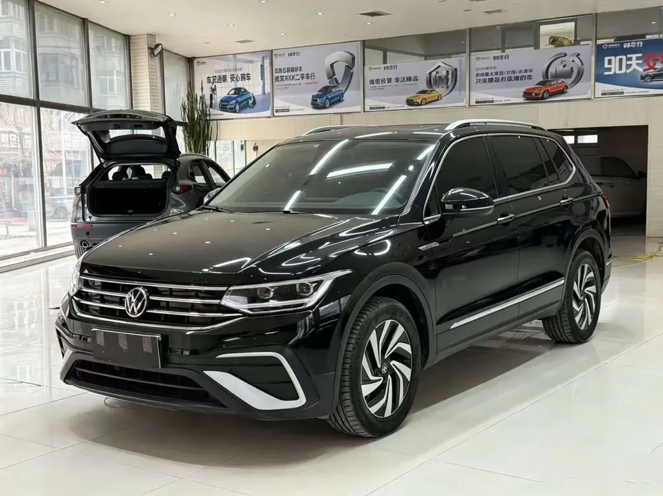 Volkswagen Tiguan L Tiguan L 2023 280TSI Limited Edition 2023 — фото 1, купить с доставкой в Москву