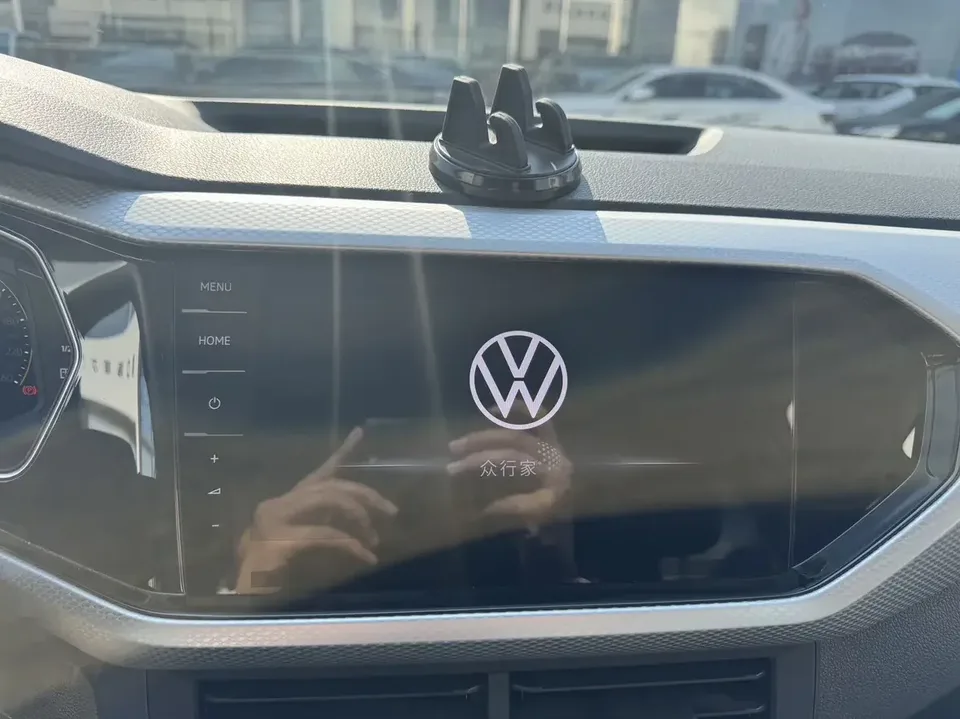 Volkswagen Explore the shadows Explore the shadows 2023 200TSI DSG Joy Smart Edition 2024 — thumbnail 3