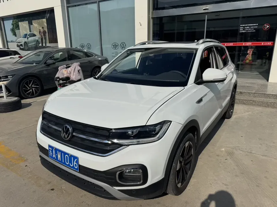 Volkswagen Explore the shadows Explore the shadows 2023 200TSI DSG Joy Smart Edition 2024 — photo 1, buy with delivery to Moscow