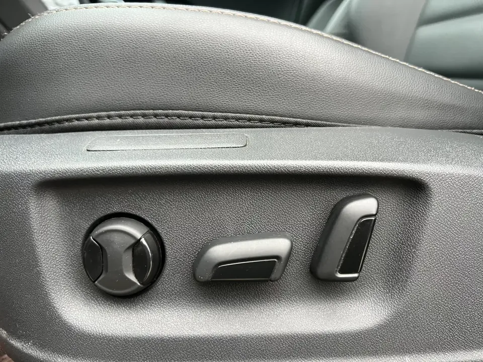 Volkswagen Tharu tuyue 2022 280TSI 2WD Deluxe Edition 2022 — thumbnail 4