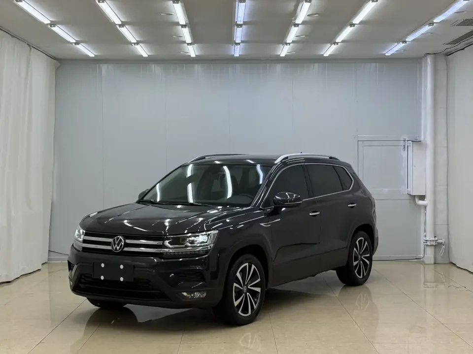 Volkswagen Tharu tuyue 2022 280TSI 2WD Deluxe Edition 2023 — photo 1, buy with delivery to Moscow