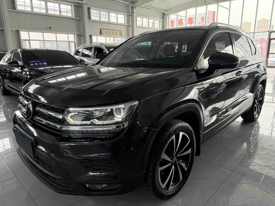 Volkswagen Tharu tuyue 2022 280TSI 2WD Deluxe Edition 2022 — photo 1, buy with delivery to Moscow