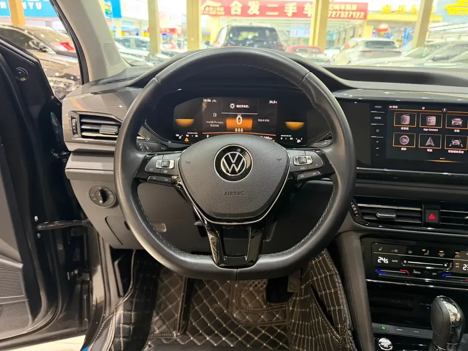 Volkswagen Tharu tuyue 2022 280TSI 2WD Deluxe Edition 2023 — thumbnail 5