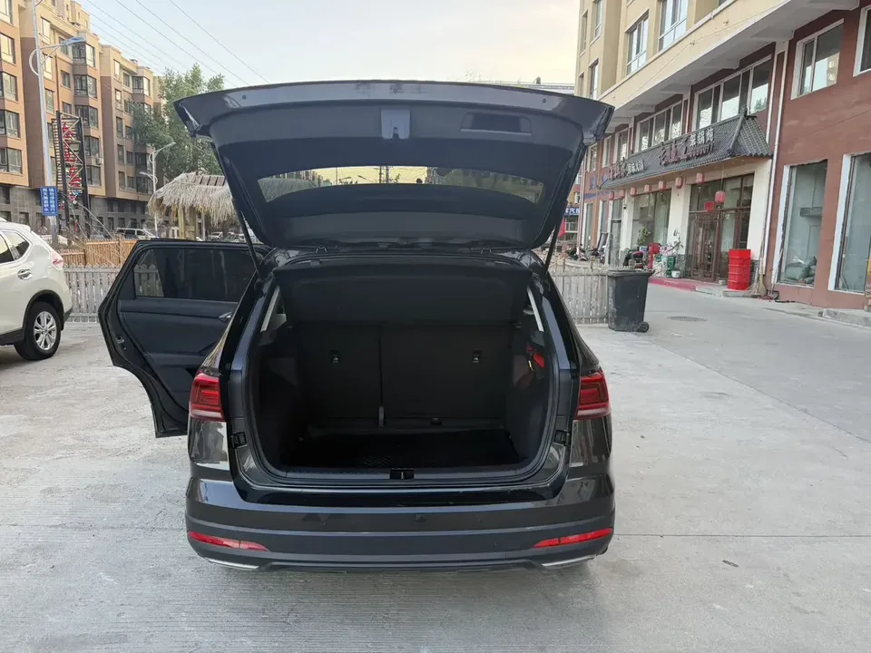 Volkswagen Tharu tuyue 2022 280TSI 2WD Deluxe Edition 2023 — thumbnail 3
