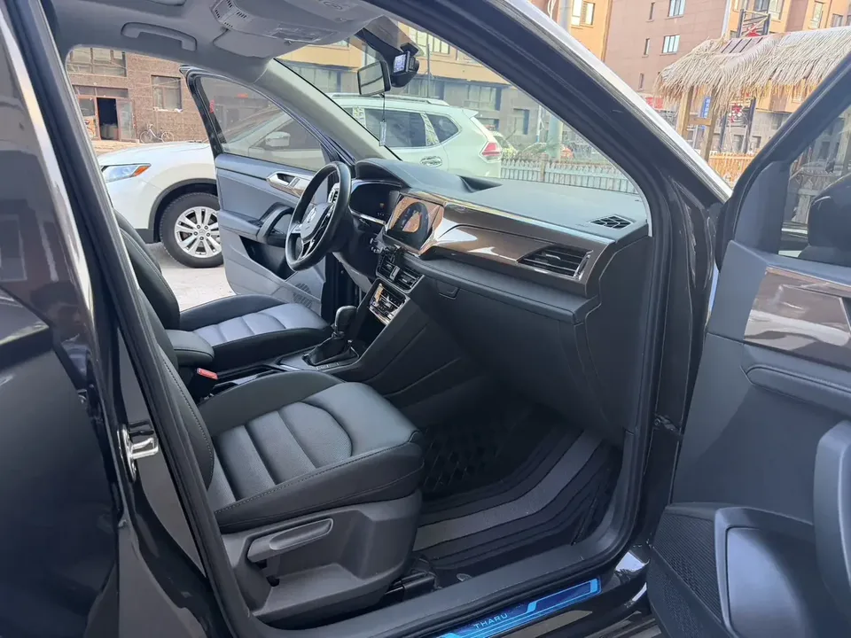 Volkswagen Tharu tuyue 2022 280TSI 2WD Deluxe Edition 2023 — thumbnail 5