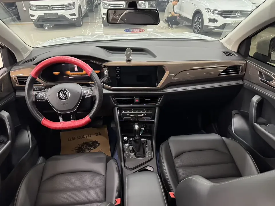 Volkswagen Tharu tuyue 2022 280TSI 2WD Deluxe Edition 2022 — миниатюра 3