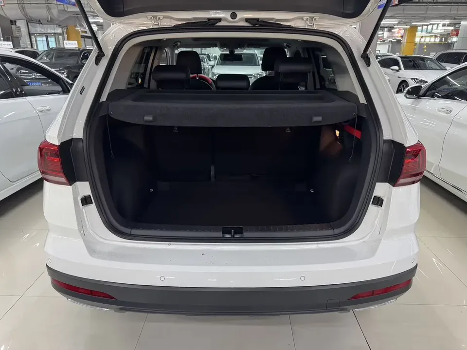 Volkswagen Tharu tuyue 2022 280TSI 2WD Deluxe Edition 2022 — миниатюра 4