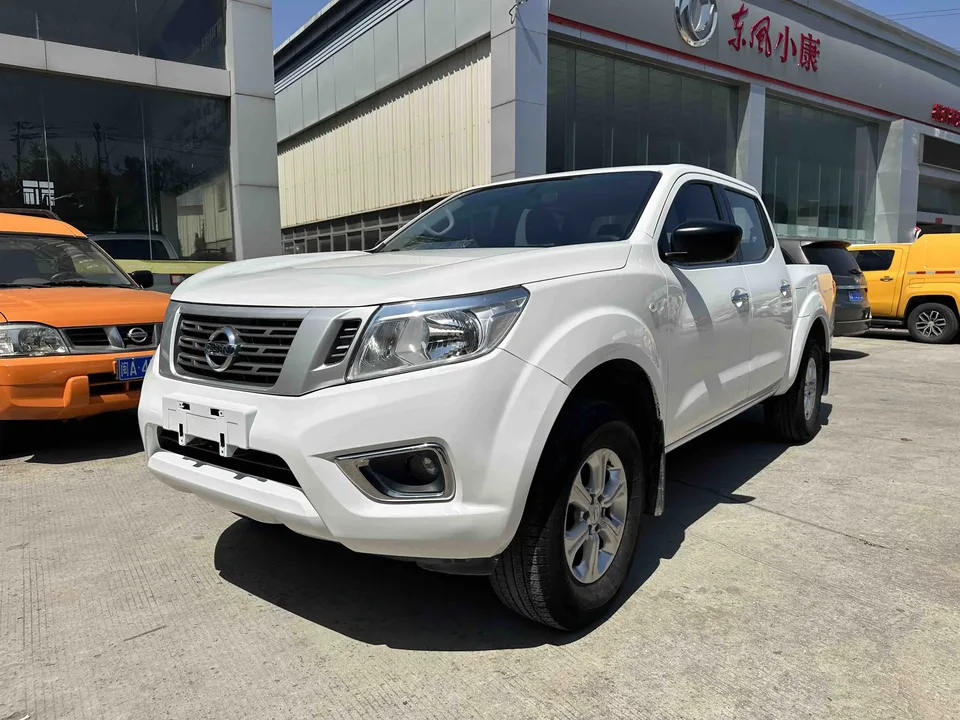 Nissan Navara navarre 2022 2.5L Manual 2WD Smart Link QR25 2024 — photo 1, buy with delivery to Moscow