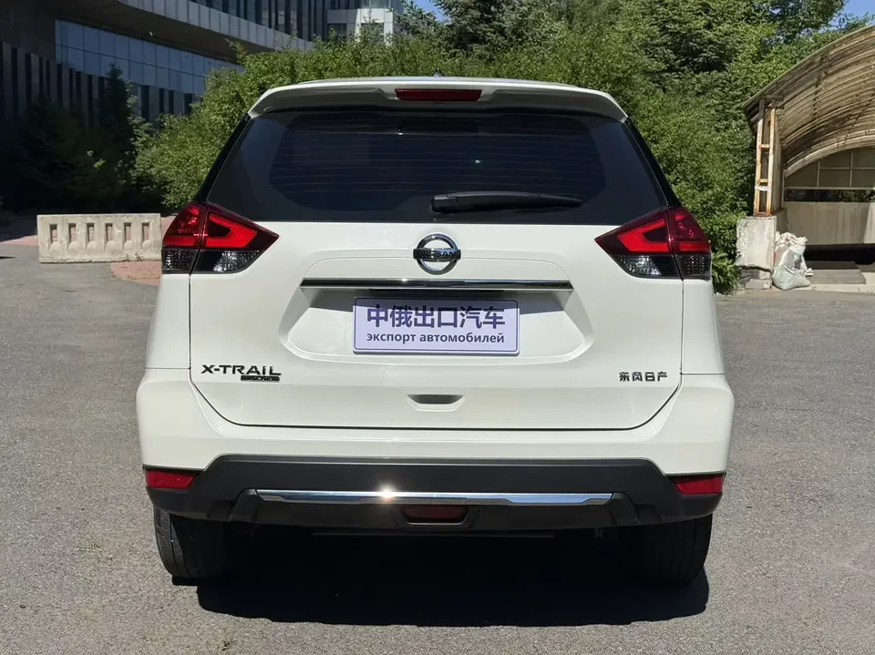 Nissan X-Trail Qijun 2022 2.0L 2WD Smart Link Premium Edition 2023 — миниатюра 2