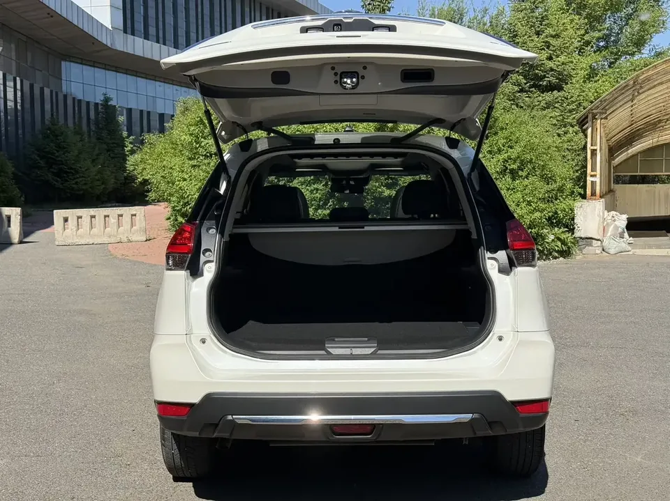 Nissan X-Trail Qijun 2022 2.0L 2WD Smart Link Premium Edition 2023 — миниатюра 4