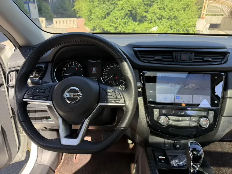 Nissan X-Trail Qijun 2022 2.0L 2WD Smart Link Premium Edition 2023 — миниатюра 5