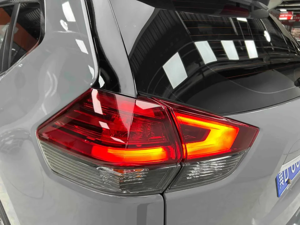 Nissan X-Trail Qijun 2025 Honor 2.0L 2WD Leading Edition 2025 — thumbnail 3