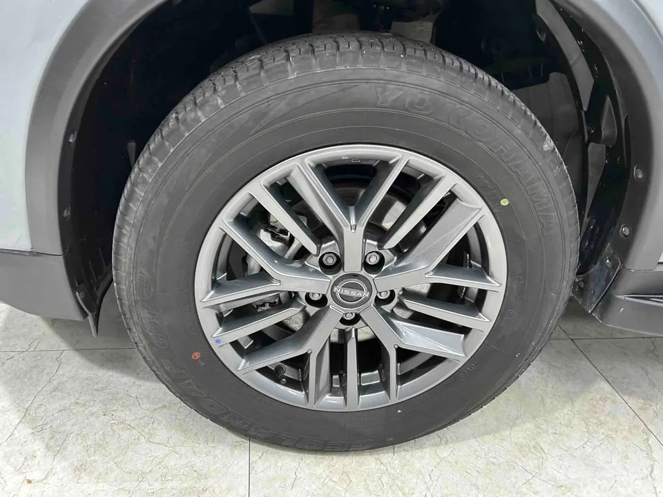Nissan X-Trail Qijun 2025 Honor 2.0L 2WD Leading Edition 2025 — thumbnail 5