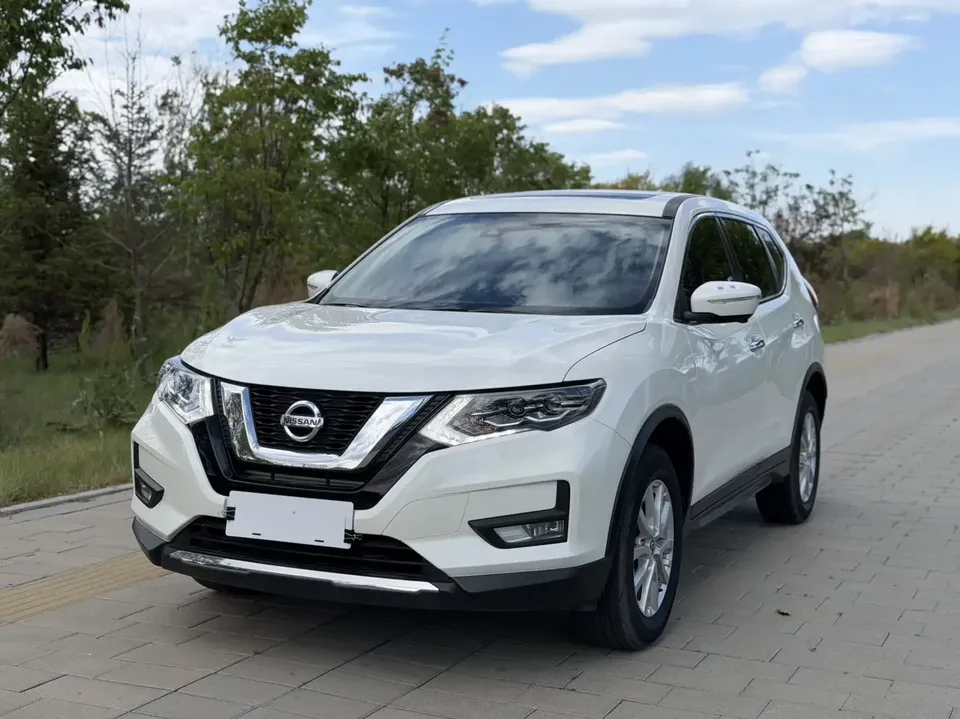 Nissan X-Trail Qijun 2023 Classic Edition 2.0L 2WD Smart Link Premium Edition 2022 — photo 1, buy with delivery to Moscow