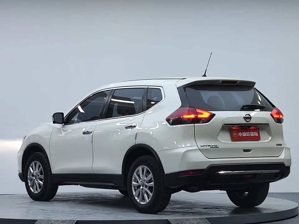 Nissan X-Trail Qijun 2022 2.0L 2WD Smart Link Premium Edition 2022 — thumbnail 2