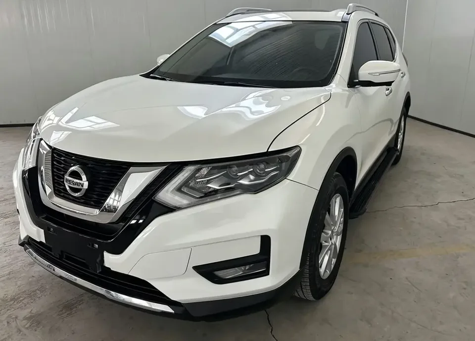 Nissan X-Trail Qijun 2023 Classic Edition 2.0L 2WD Smart Link Premium Edition 2023 — photo 1, buy with delivery to Moscow