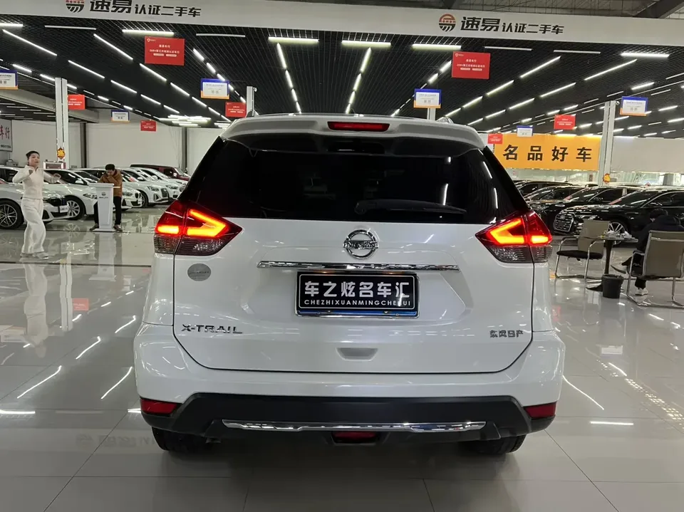 Nissan X-Trail Qijun 2023 Classic Edition 2.0L 2WD Smart Comfort Edition 2024 — thumbnail 2
