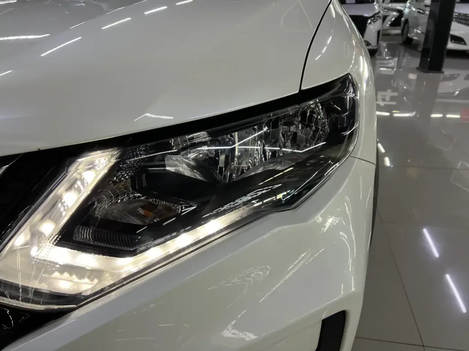 Nissan X-Trail Qijun 2023 Classic Edition 2.0L 2WD Smart Comfort Edition 2024 — thumbnail 3