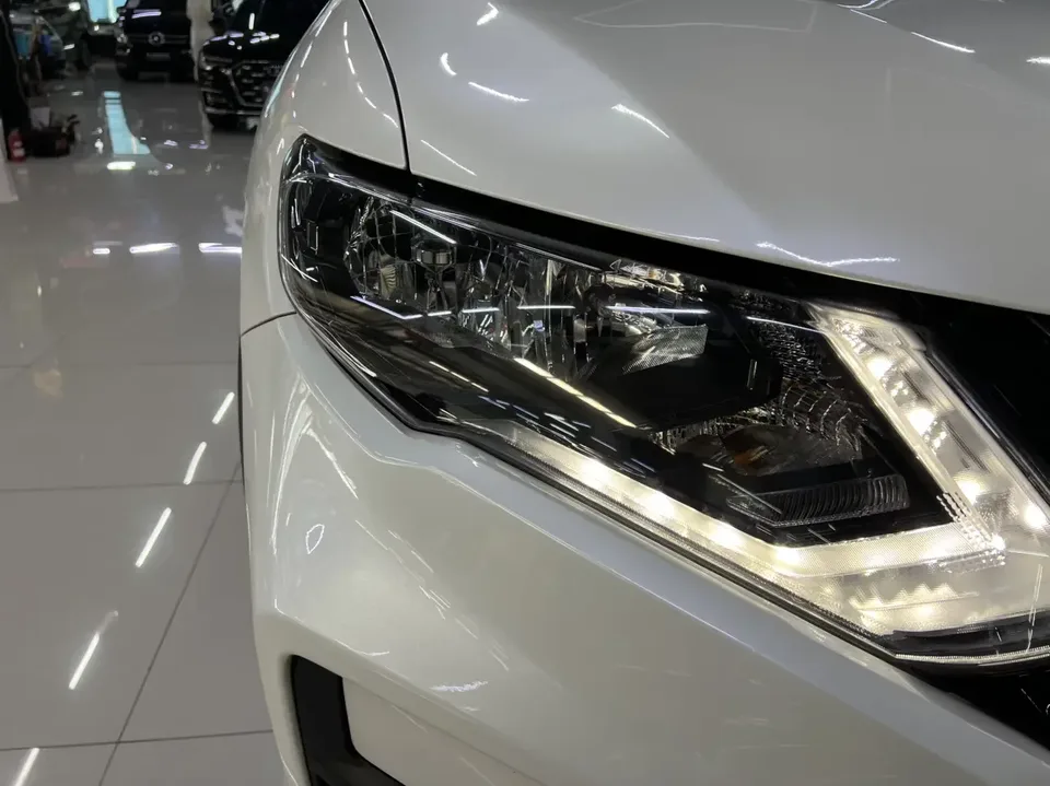 Nissan X-Trail Qijun 2023 Classic Edition 2.0L 2WD Smart Comfort Edition 2024 — thumbnail 4