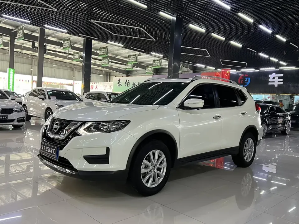 Nissan X-Trail Qijun 2023 Classic Edition 2.0L 2WD Smart Comfort Edition 2024 — photo 1, buy with delivery to Moscow