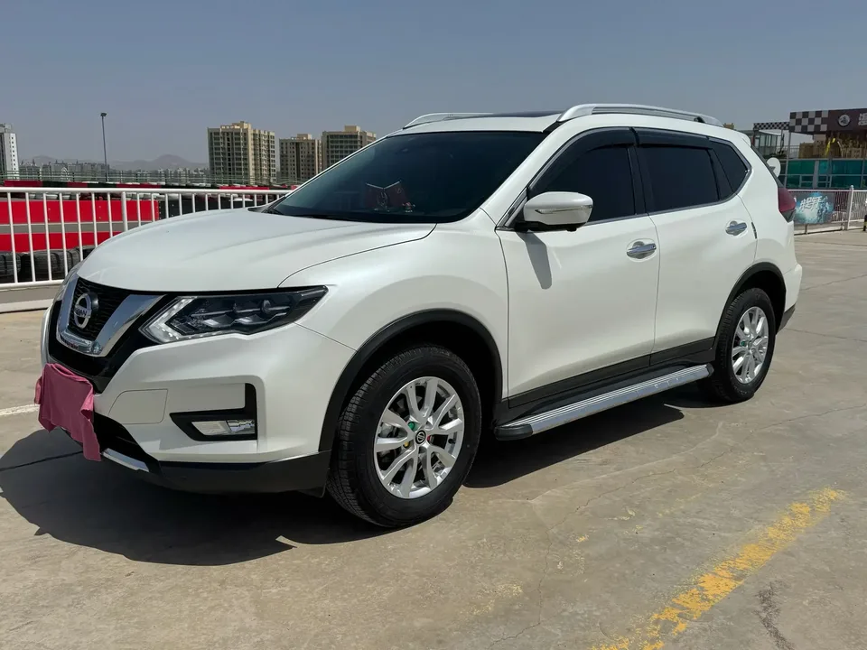 Nissan X-Trail Qijun 2022 2.0L 2WD Smart Link Premium Edition 2023 — фото 1, купить с доставкой в Москву