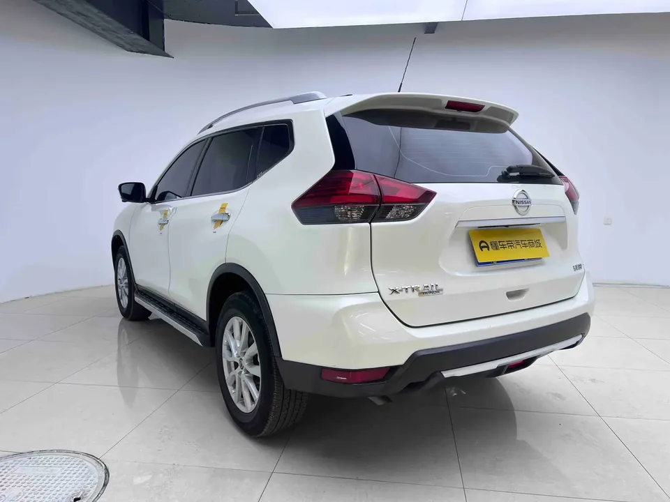 Nissan X-Trail Qijun 2022 2.0L 2WD Smart Link Premium Edition 2023 — thumbnail 2