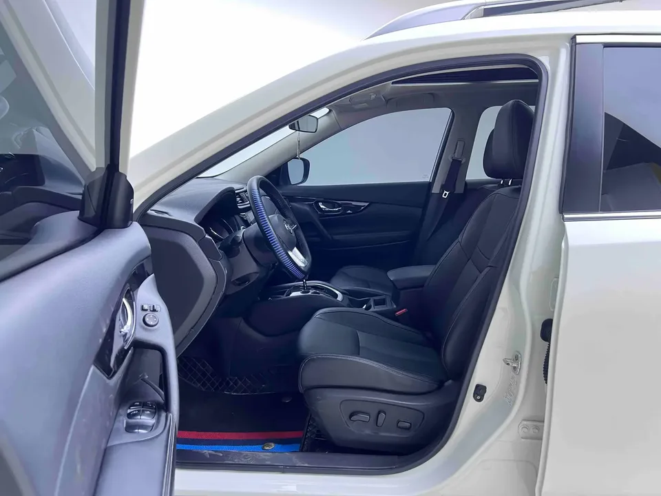 Nissan X-Trail Qijun 2022 2.0L 2WD Smart Link Premium Edition 2023 — thumbnail 5