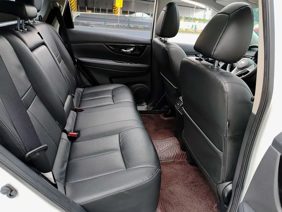 Nissan X-Trail Qijun 2022 2.0L 2WD Smart Connection Comfort Edition 2022 — thumbnail 5
