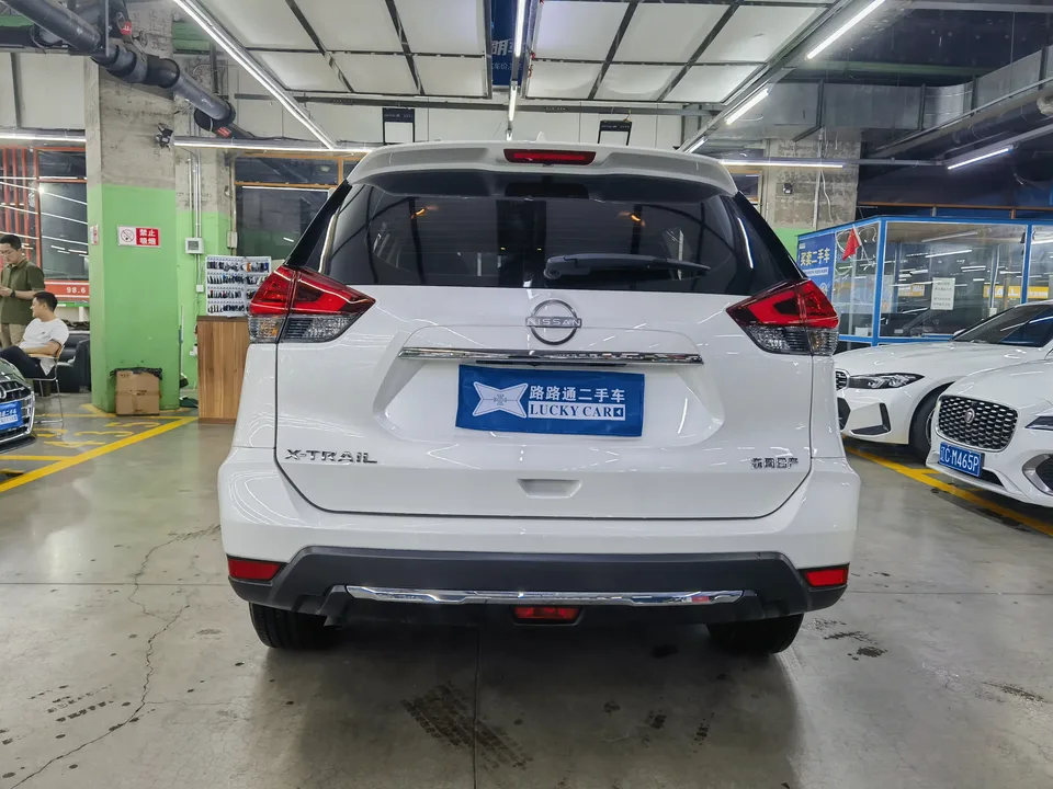 Nissan X-Trail Qijun 2025 Honor 2.0L 2WD Leading Edition 2025 — thumbnail 2