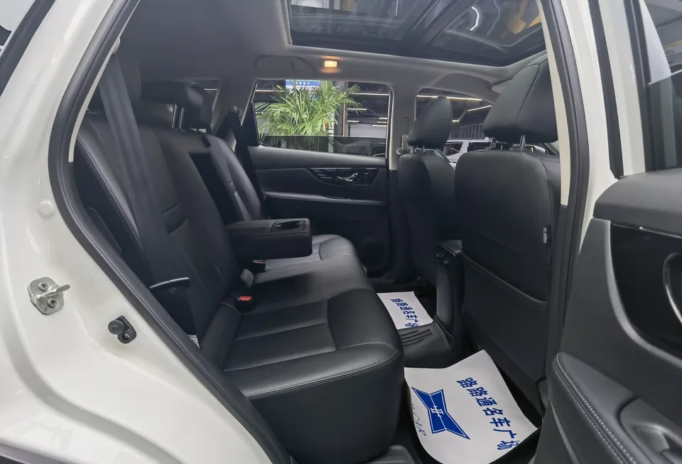 Nissan X-Trail Qijun 2025 Honor 2.0L 2WD Leading Edition 2025 — thumbnail 5