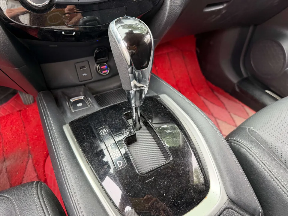 Nissan X-Trail Qijun 2022 2.0L 2WD Smart Connection Comfort Edition 2023 — thumbnail 3