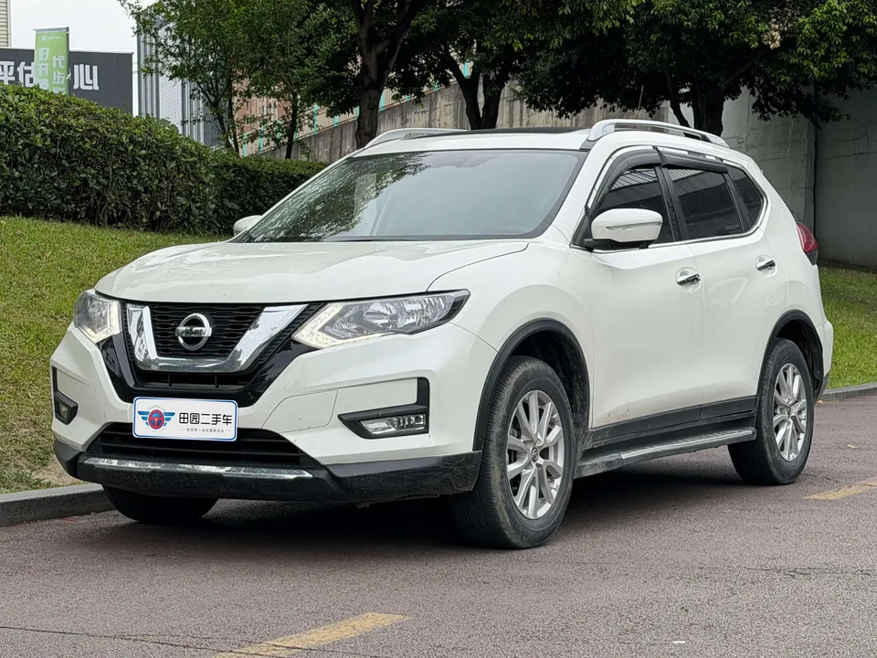 Nissan X-Trail Qijun 2022 2.0L 2WD Smart Connection Comfort Edition 2023 — photo 1, buy with delivery to Moscow