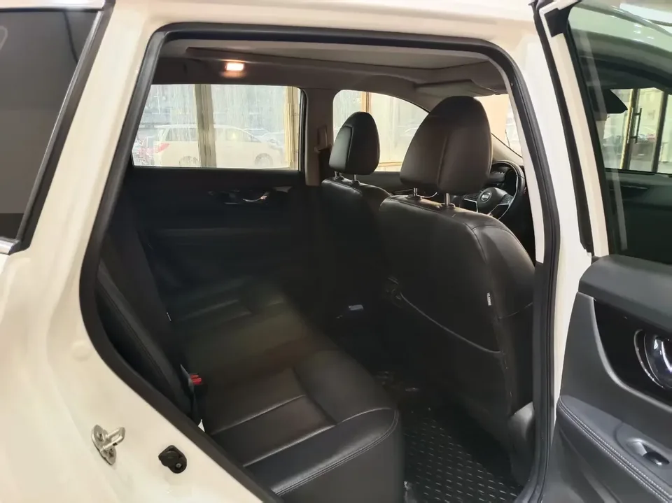 Nissan X-Trail Qijun 2022 2.0L 2WD Smart Link Premium Edition 2023 — thumbnail 5