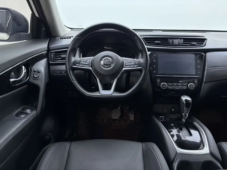 Nissan X-Trail Qijun 2022 2.0L 2WD Smart Link Premium Edition 2023 — thumbnail 3