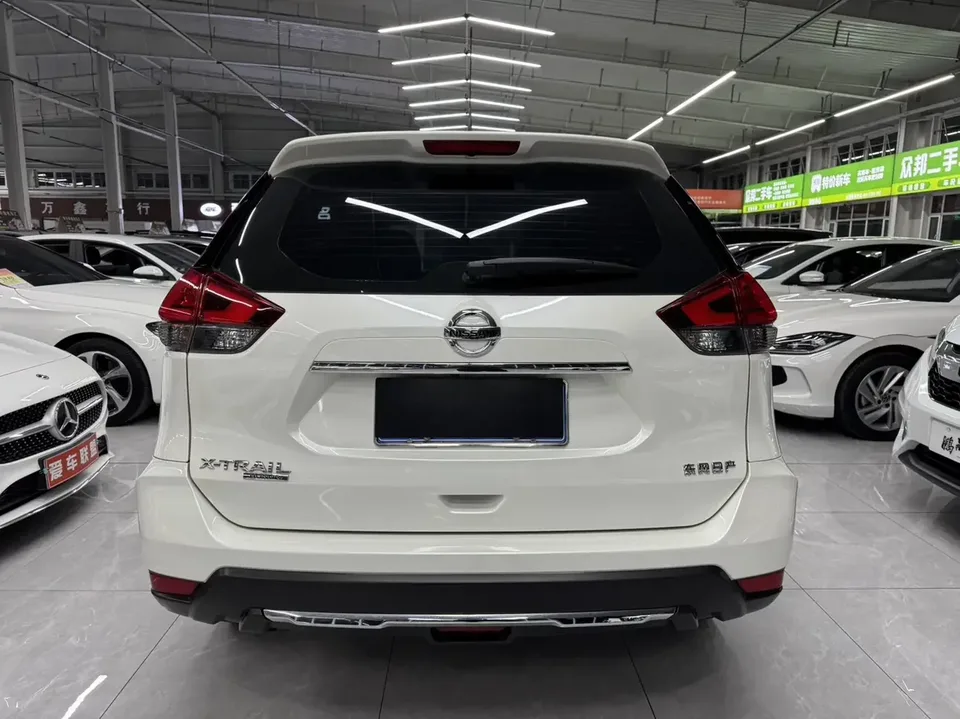 Nissan X-Trail Qijun 2022 2.0L 2WD Smart Connection Comfort Edition 2023 — thumbnail 2