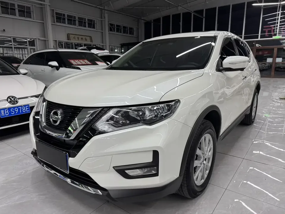 Nissan X-Trail Qijun 2022 2.0L 2WD Smart Connection Comfort Edition 2023 — photo 1, buy with delivery to Moscow