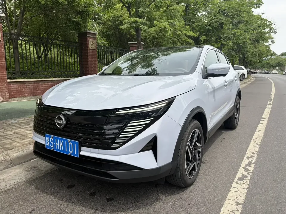 Nissan Qashqai Qashqai 2025 Redesigned Honor 2.0L CVT XV+ Leading Edition 2024 — photo 1, buy with delivery to Moscow