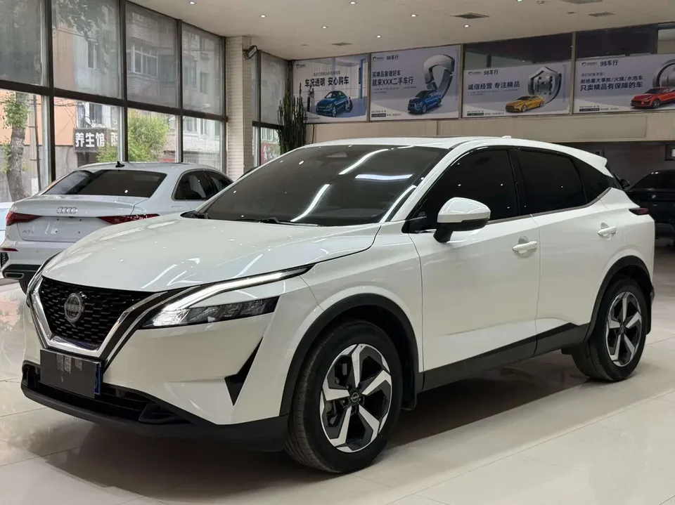Nissan Qashqai Qashqai 2023 1.3T Deluxe Edition 2024 — photo 1, buy with delivery to Moscow