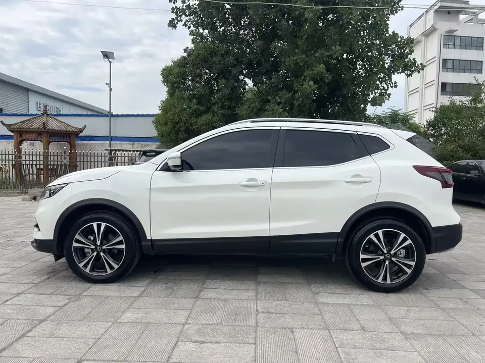 Nissan Qashqai Qashqai 2023 Classic 2.0L Leading Edition 2024 — thumbnail 4
