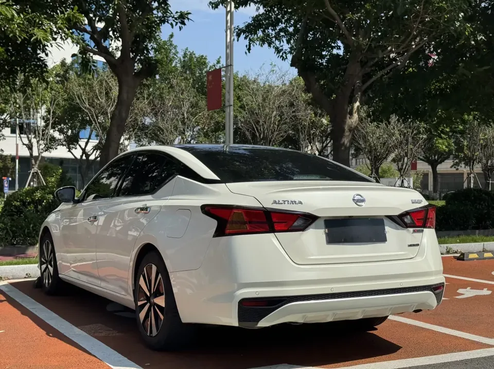 Nissan Altima Sound of nature 2021 2.0L XL Comfort Edition 2022 — thumbnail 4