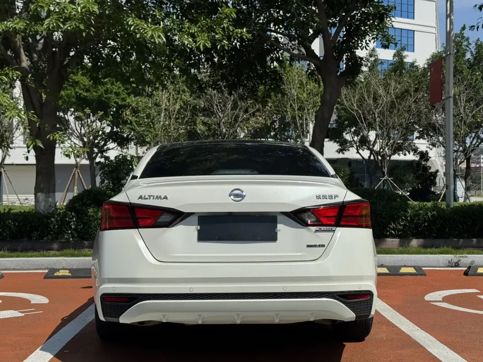 Nissan Altima Sound of nature 2021 2.0L XL Comfort Edition 2022 — thumbnail 5