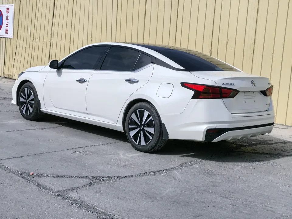 Nissan Altima Sound of nature 2022 2.0L XL-TLS Enjoy Edition 2022 — thumbnail 4