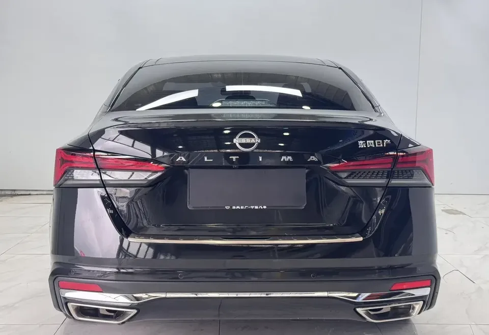 Nissan Altima Sound of nature 2022 2.0L XL-Upr Premium Edition 2023 — thumbnail 2