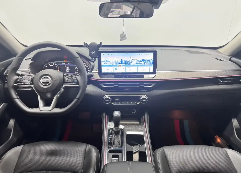 Nissan Altima Sound of nature 2022 2.0L XL-Upr Premium Edition 2023 — thumbnail 4