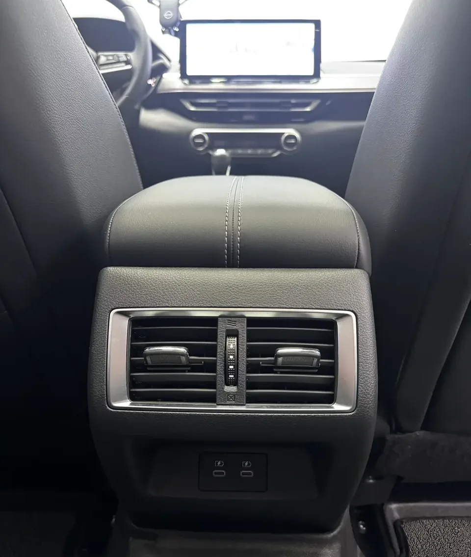 Nissan Altima Sound of nature 2022 2.0L XL-Upr Premium Edition 2023 — thumbnail 5