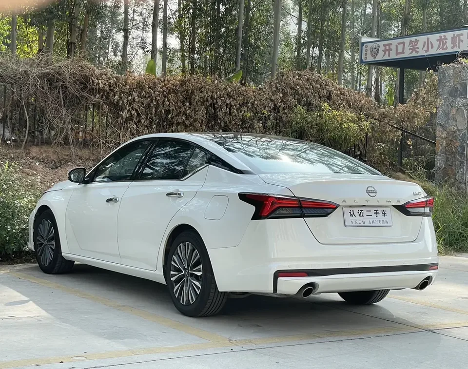 Nissan Altima Sound of nature 2022 2.0L XL-TLS Enjoy Edition 2023 — thumbnail 4