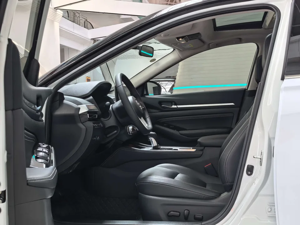 Nissan Altima Sound of nature 2024 2.0L XE True Edition 2025 — thumbnail 5
