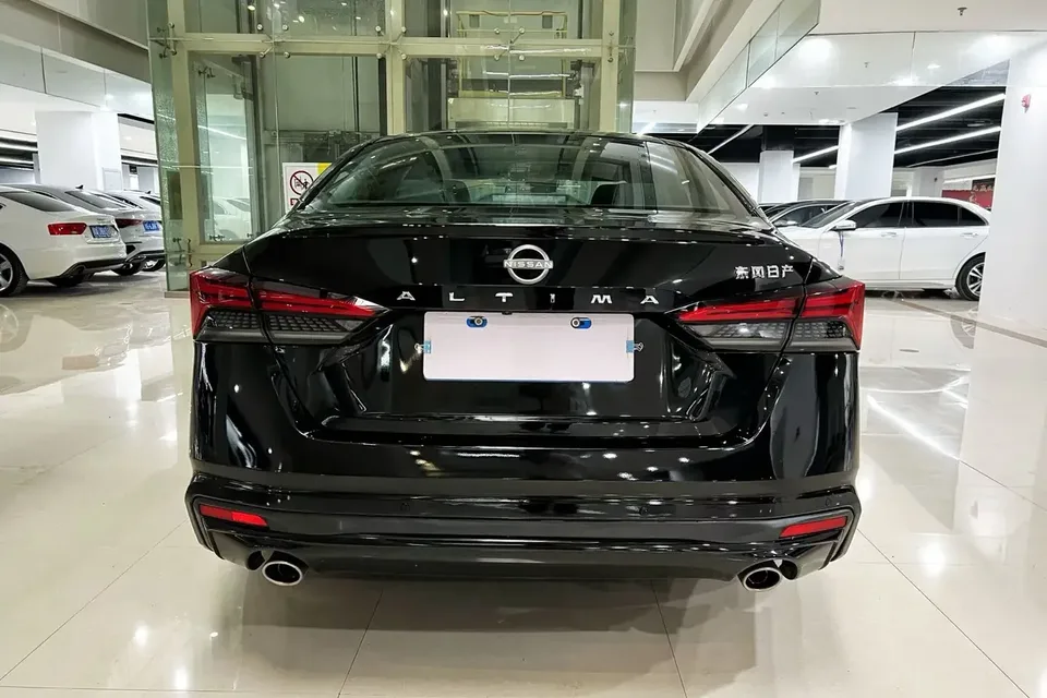 Nissan Altima Sound of nature 2022 2.0L XL-TLS Enjoy Edition 2023 — thumbnail 2